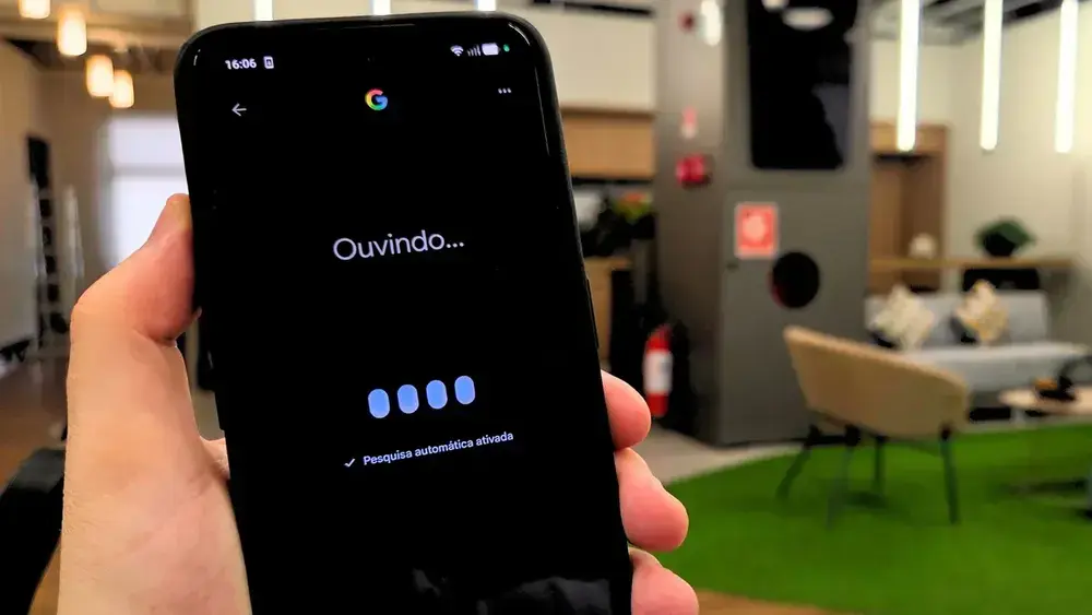 Google une busca por voz e IA em nova interface unificada